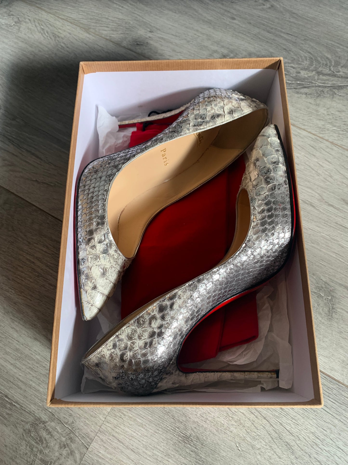 Escarpins de Seconde main Louboutin Python Grises